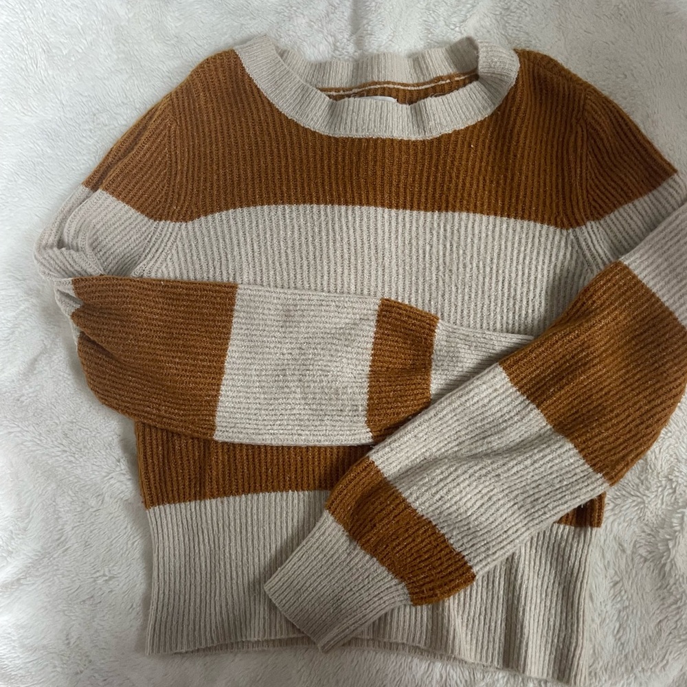 American Eagle Outfitters Cozy Brown and Cream Crew Neck Sweater